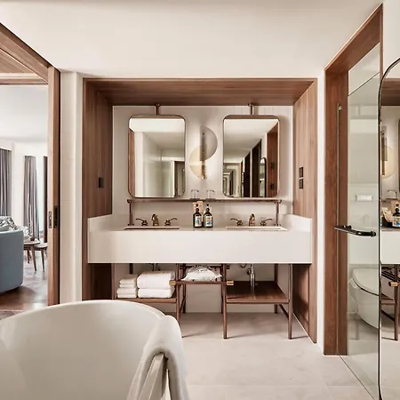 Public House Bangkok, A Member Of Design Hotels