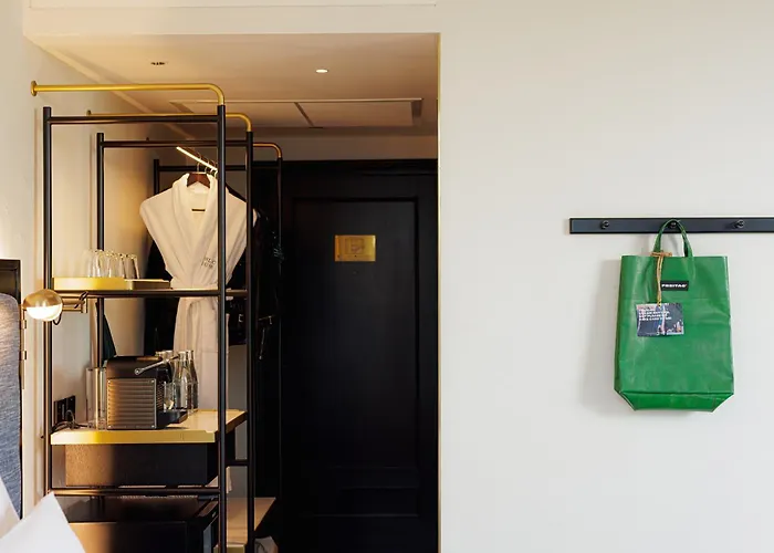 Public House Hotel Bangkok, A Member Of Design Hotels 5*