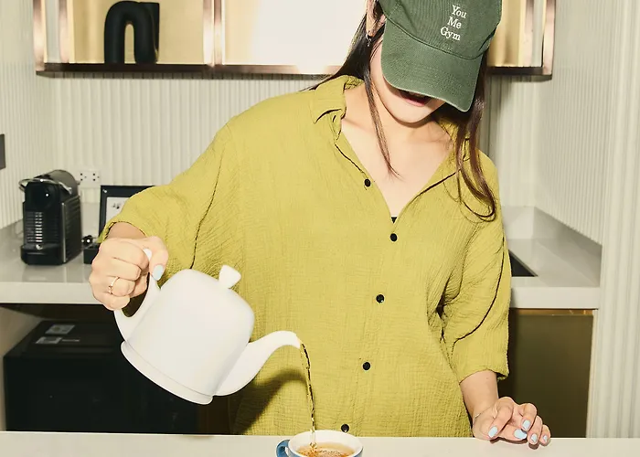 Public House Bangkok, A Member Of Design מלון בנגקוק