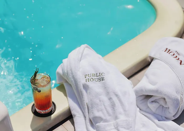 Public House Bangkok, A Member Of Design