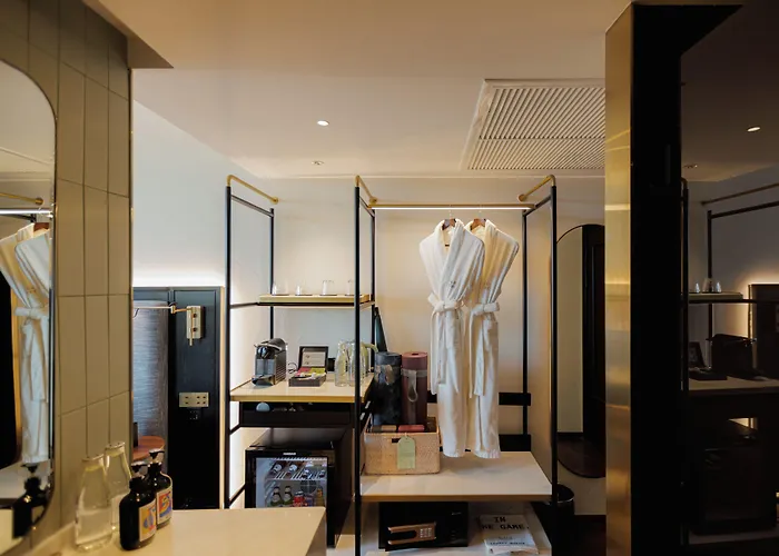 Public House Bangkok, A Member Of Design Bangkok